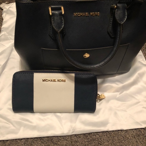 Michael Kors purses - Picture 6 of 8
